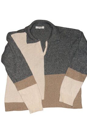 WOMANS COLLAR SWEATER